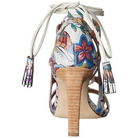 🆕 🌸PM Editor & Host Pick🌸 Elie Tahari Floral Sandals - Picture 3 of 7